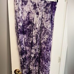 Middle Eastern Purple and White Tie-Dye Scarf